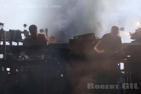 THE CHEMICAL BROTHERS - 2015-07-04 - BELFORT - Presqu'ile du Malsaucy - 